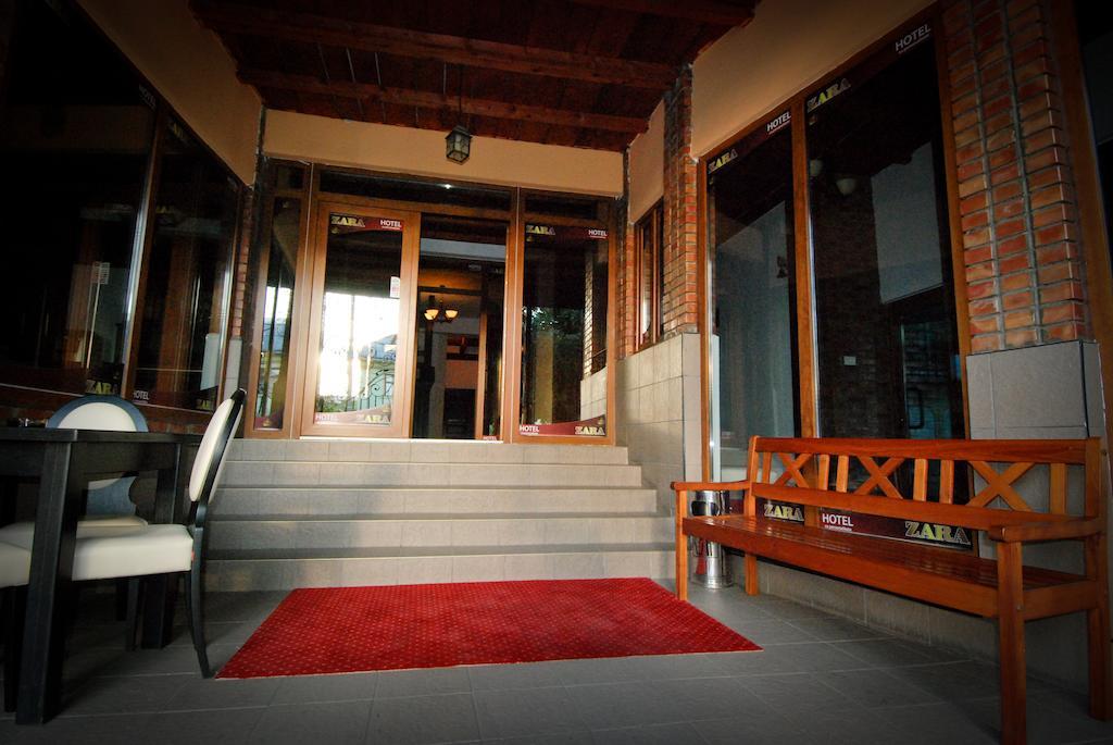 رومان Hotel Zara المظهر الخارجي الصورة