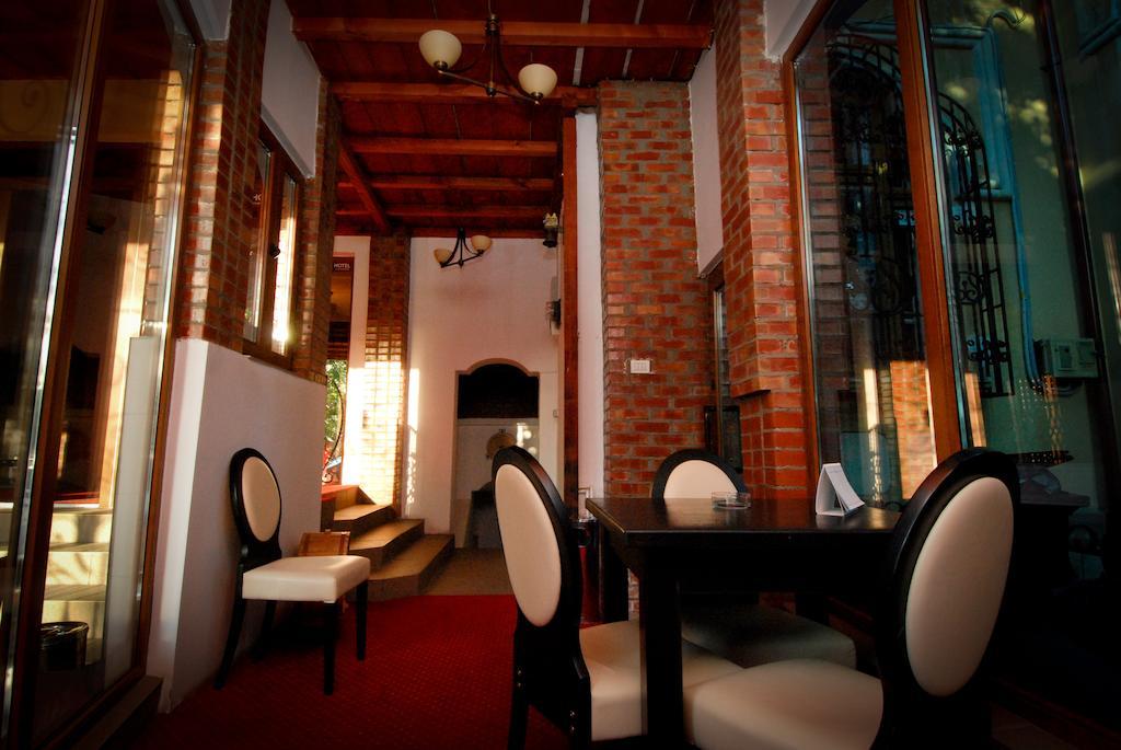 رومان Hotel Zara المظهر الخارجي الصورة
