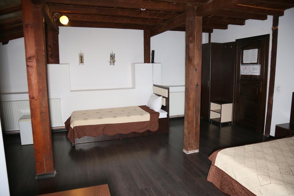 رومان Hotel Zara المظهر الخارجي الصورة