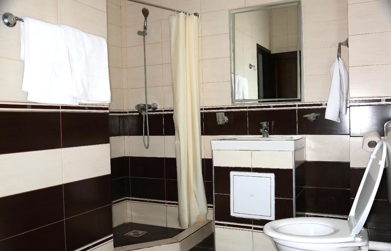 رومان Hotel Zara المظهر الخارجي الصورة